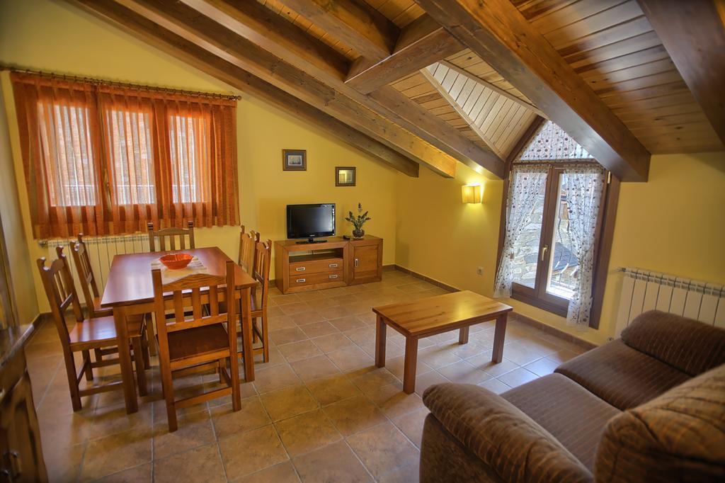Apartamentos Casa Riu Sahun Room photo